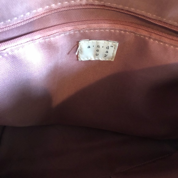 Pink purse - Picture 3 of 4